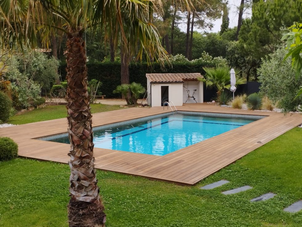 Réalisation de plages de piscine en bois Agencement des commodités — free download