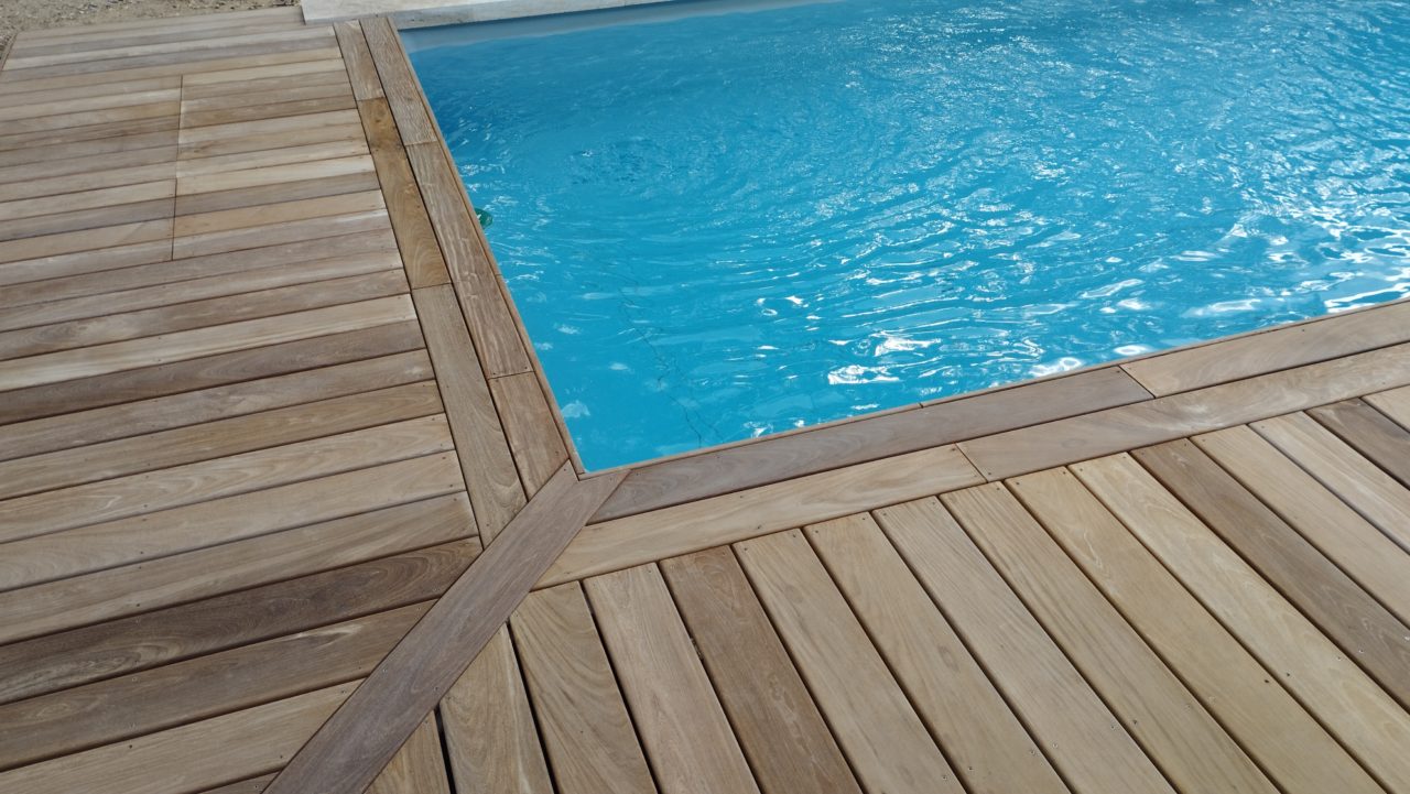 Réalisation de plages de piscine en bois Agencement des commodités — free download